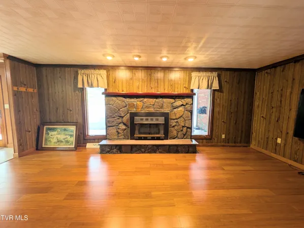 $350,000 | 218 7th Street Northeast, Norton, VA 24273