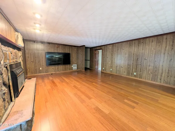 $350,000 | 218 7th Street Northeast, Norton, VA 24273