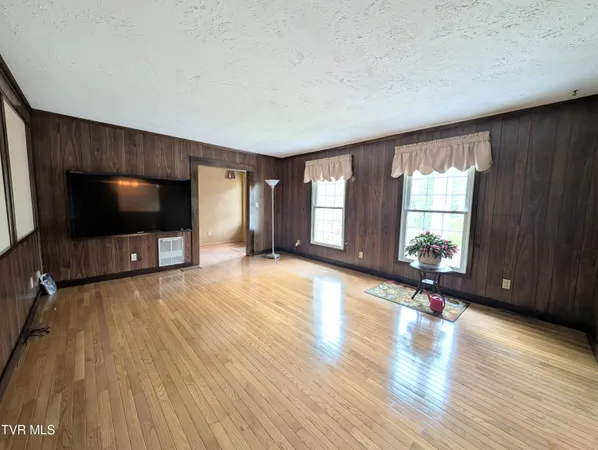 $350,000 | 218 7th Street Northeast, Norton, VA 24273
