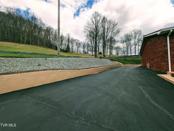 $350,000 | 218 7th Street Northeast, Norton, VA 24273