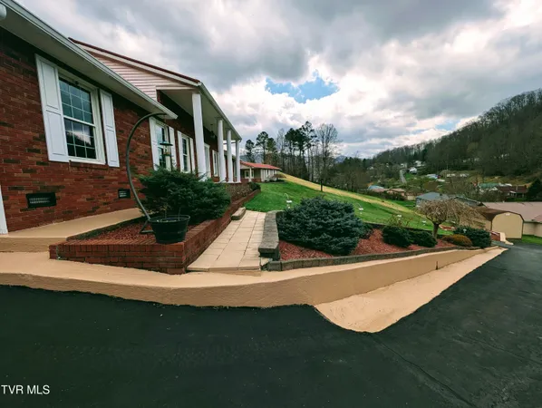 $350,000 | 218 7th Street Northeast, Norton, VA 24273