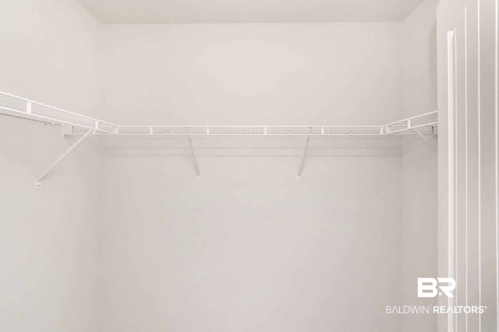 6632 Monarch Circle Mobile, AL 36618 - Photo 21 of 32 View of walk in closet