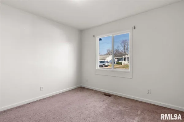 $110,000 | 521 Lincoln Street, Divernon, IL 62530