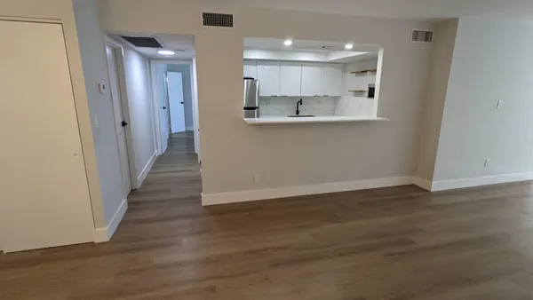 $2,300 | 501 Three Islands Boulevard, Unit 112, Hallandale Beach, FL 33009