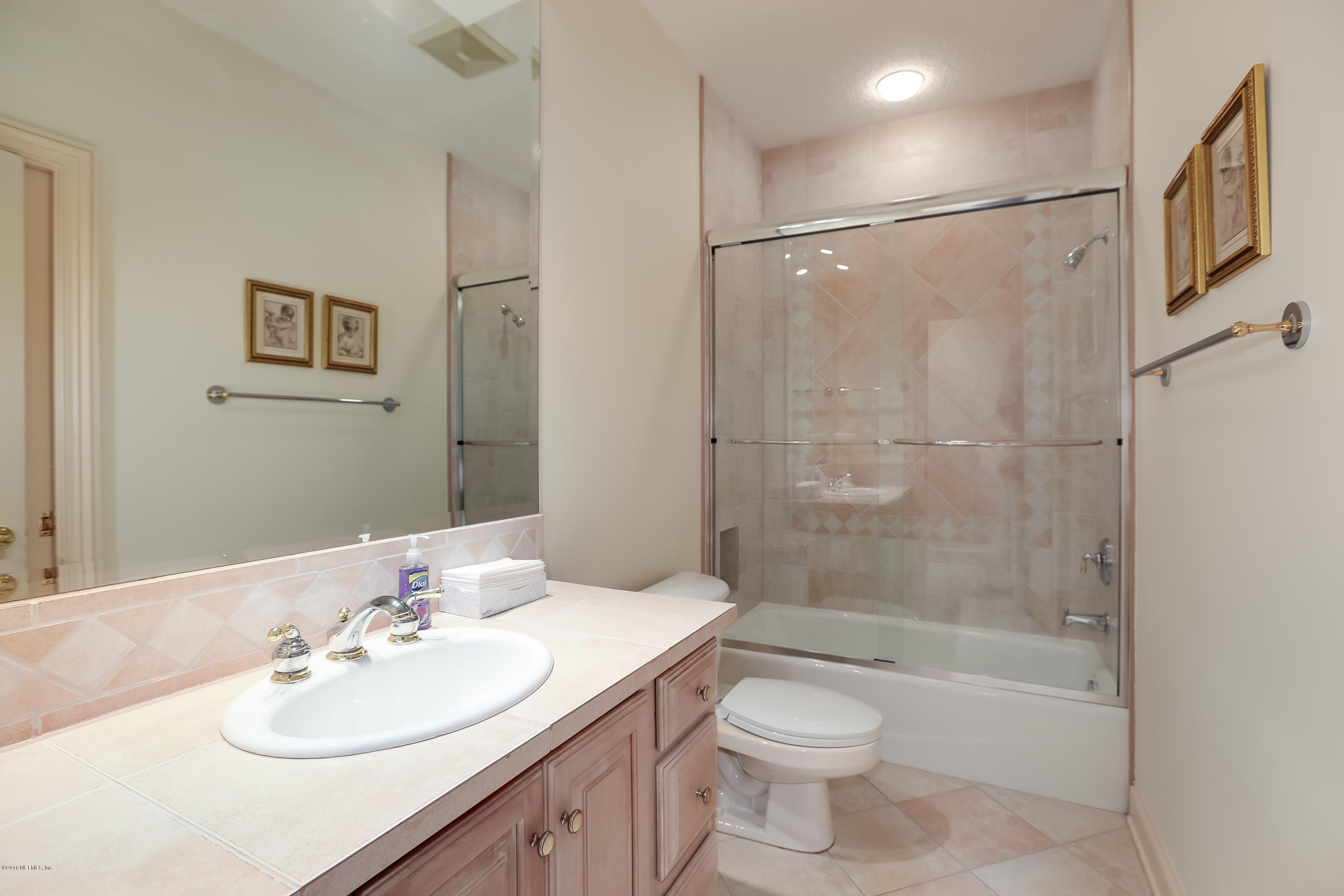 24624 Harbour View Drive Ponte Vedra Beach, FL 32082 - Photo 22 of 68 Guest Suite Bath
