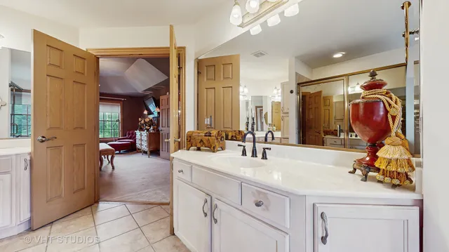 $1,199,999 | 1527 Lexington Circle, Schaumburg, IL 60173