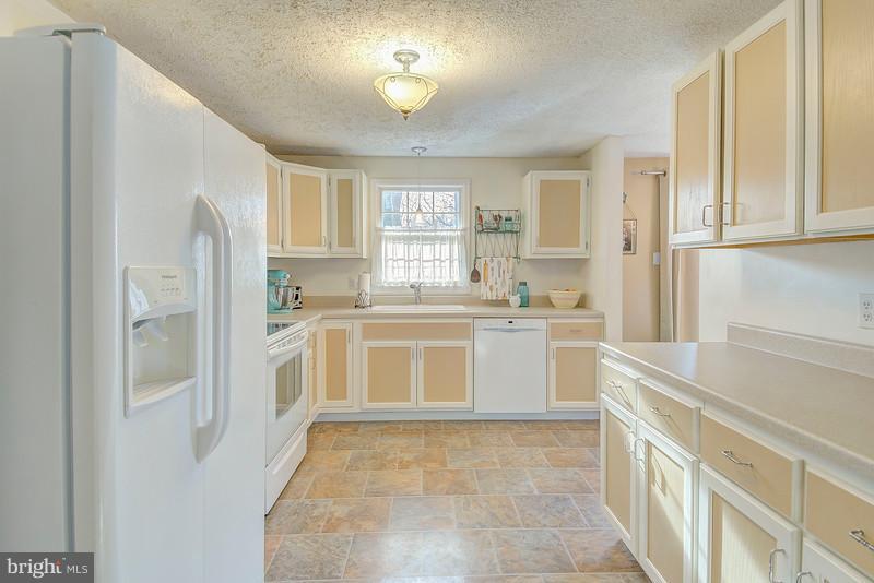 8269 Sycamore Road Lusby, MD 20657 - Photo 6 of 26 Kitchen