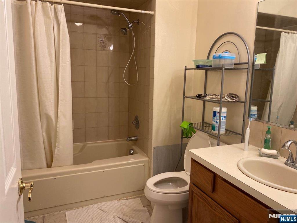 112 Hawthorne Avenue Park Ridge, NJ 07656 - Photo 5 of 8