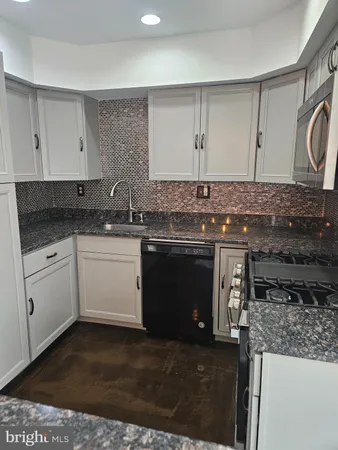 $2,300 | 210 James Court, Marlton, NJ 08053