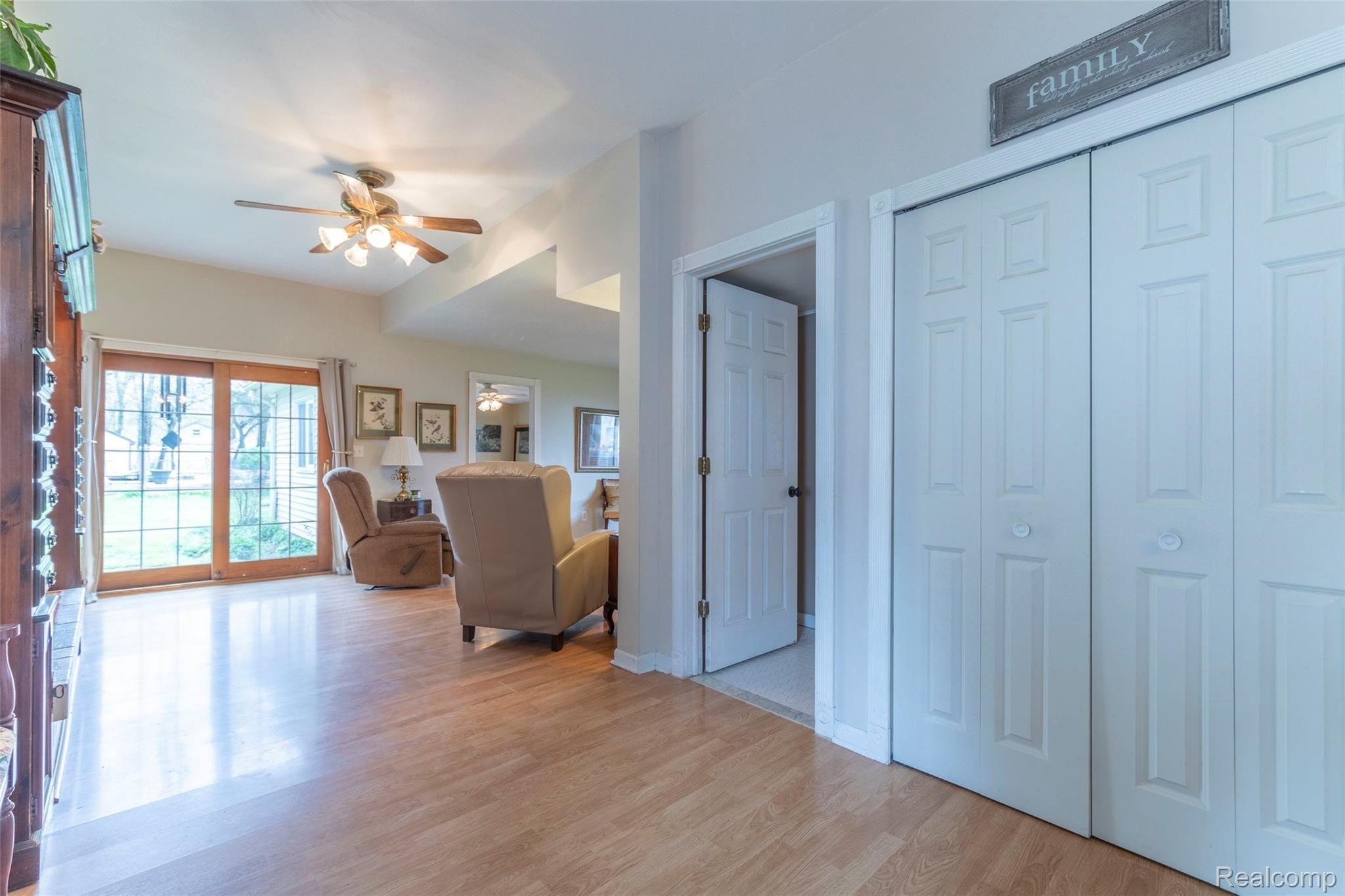 10633 Stark Road Livonia, MI 48150 - Photo 14 of 37 Dining area leads into the family room