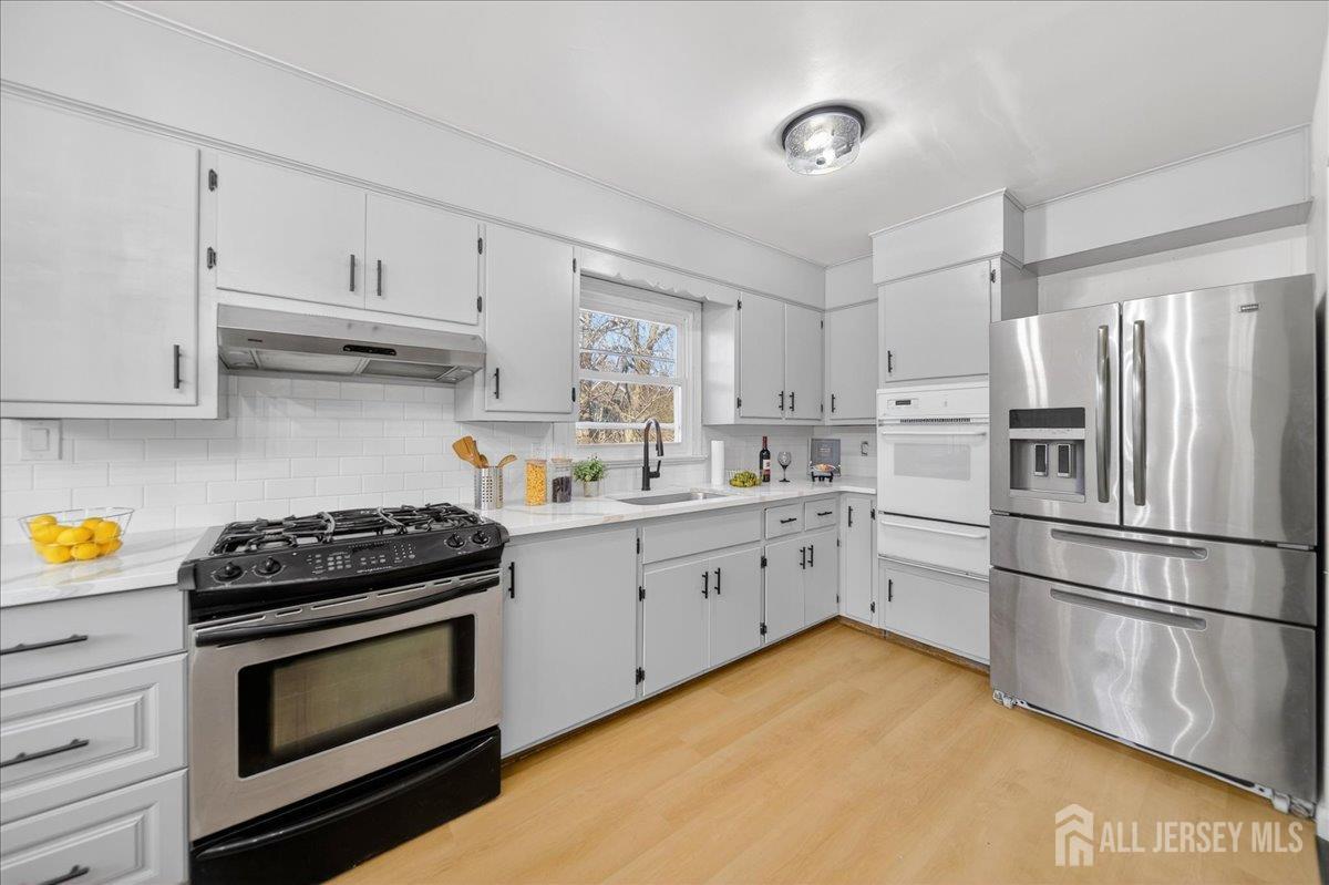 2 Olive Street Fords, NJ 08863 - Photo 6 of 25