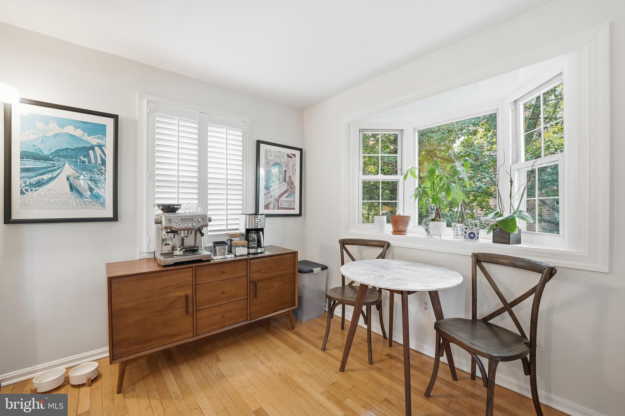6032 Grove Drive Alexandria, VA 22307 - Photo 12 of 40 a dining room with furniture and window