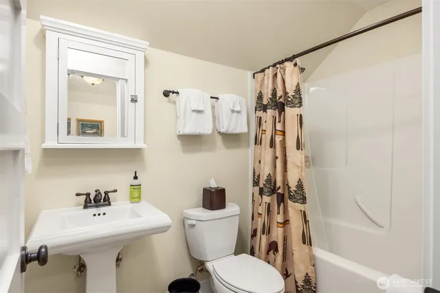 $980,000 | 18 Primrose Lane, Pacific Beach, WA 98571