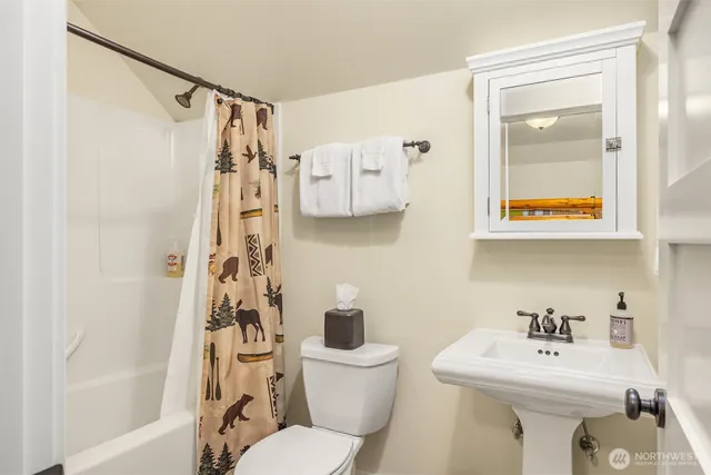 $980,000 | 18 Primrose Lane, Pacific Beach, WA 98571