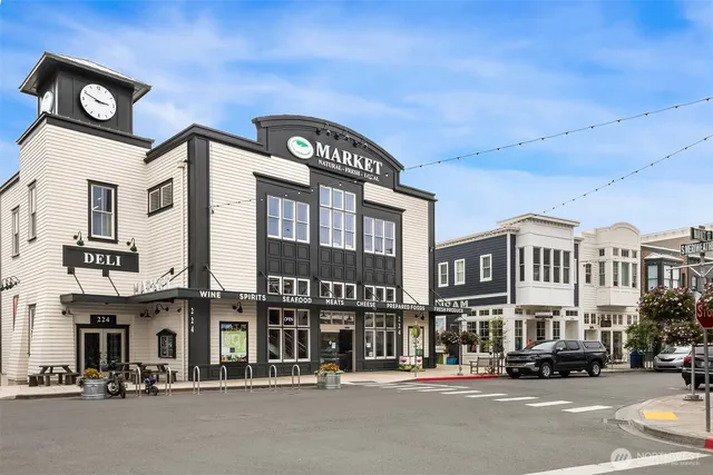 $980,000 | 18 Primrose Lane, Pacific Beach, WA 98571