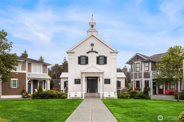 $980,000 | 18 Primrose Lane, Pacific Beach, WA 98571