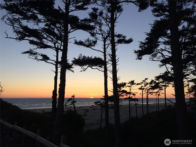 $980,000 | 18 Primrose Lane, Pacific Beach, WA 98571