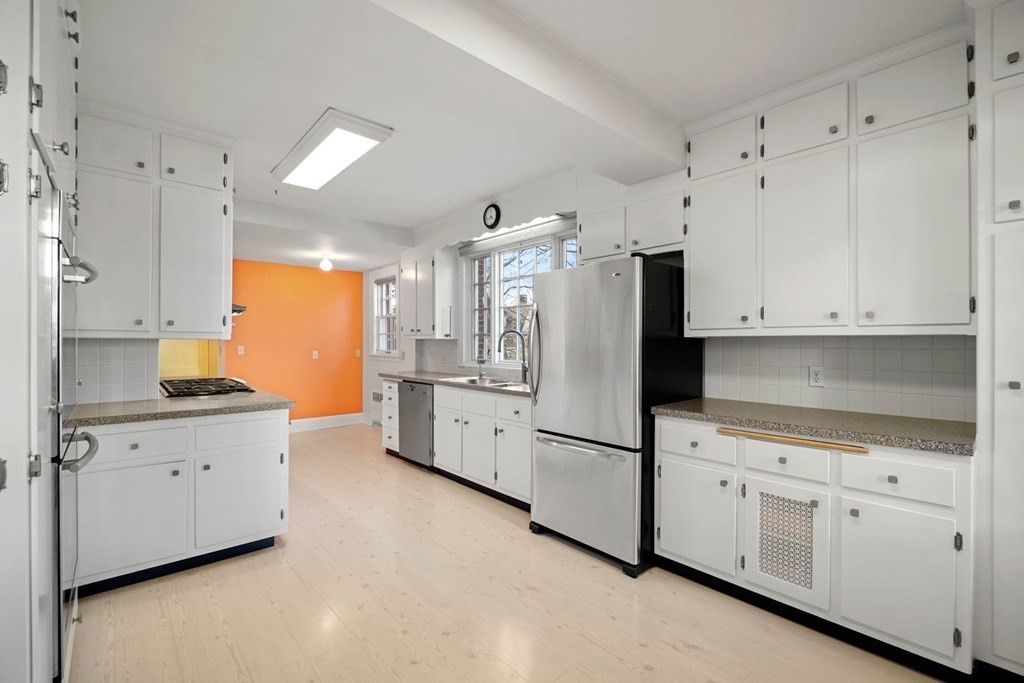 305 Buckminster Road Brookline, MA 02445 - Photo 18 of 41