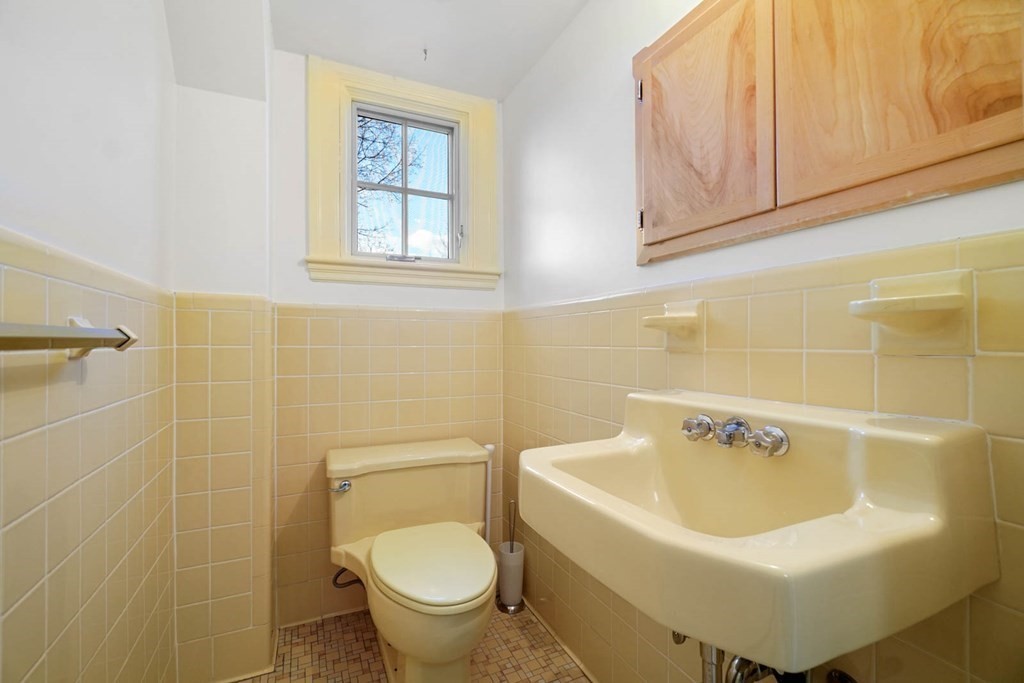 305 Buckminster Road Brookline, MA 02445 - Photo 20 of 41