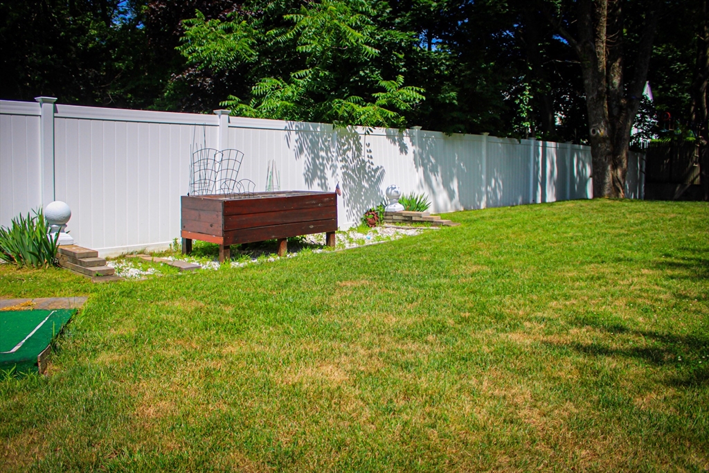 23 Roberta Road Blackstone, MA 01504 - Photo 13 of 18