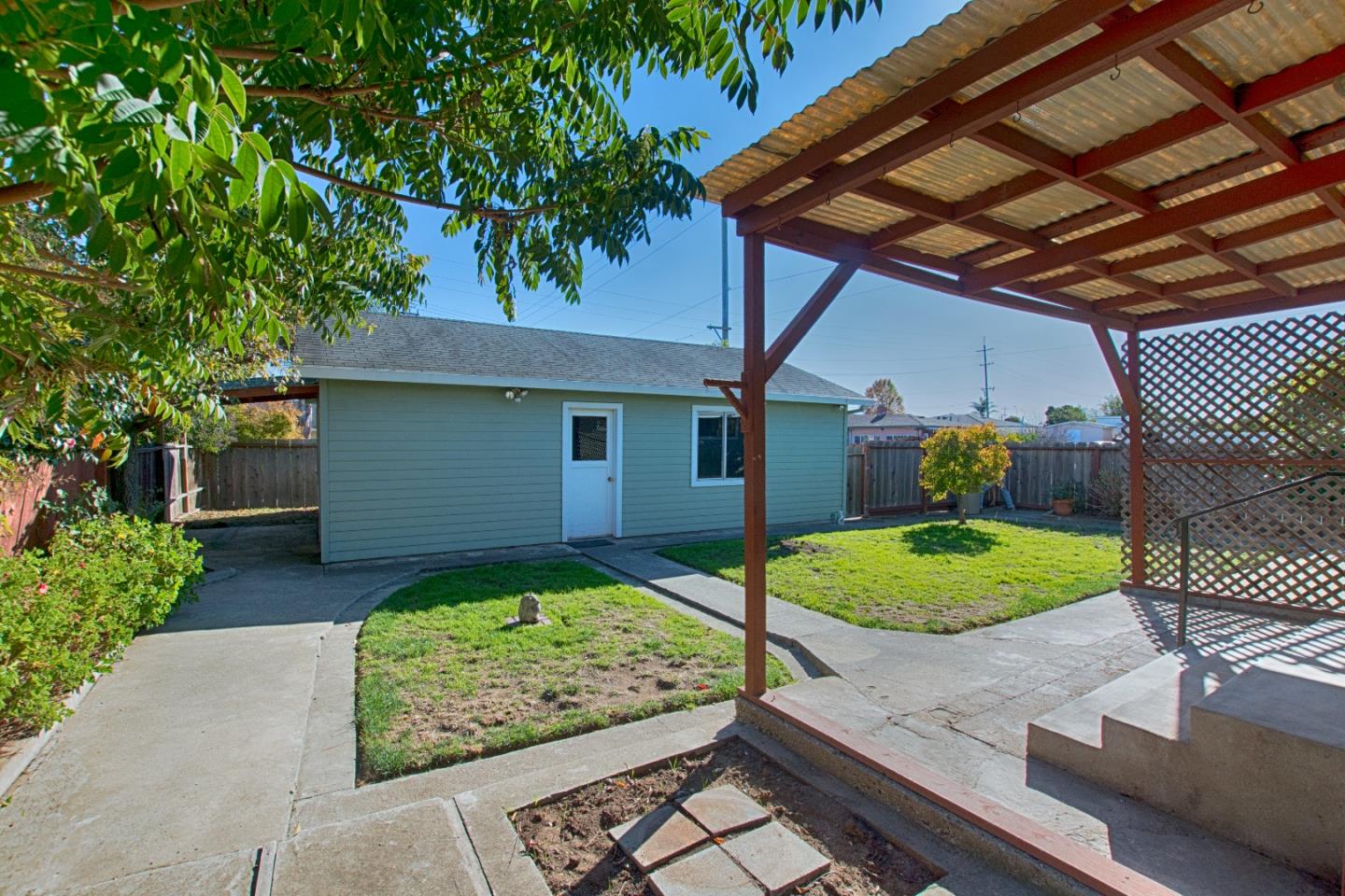 115 Arthur Road Watsonville, CA 95076 - Photo 18 of 19 Gallery Image 18