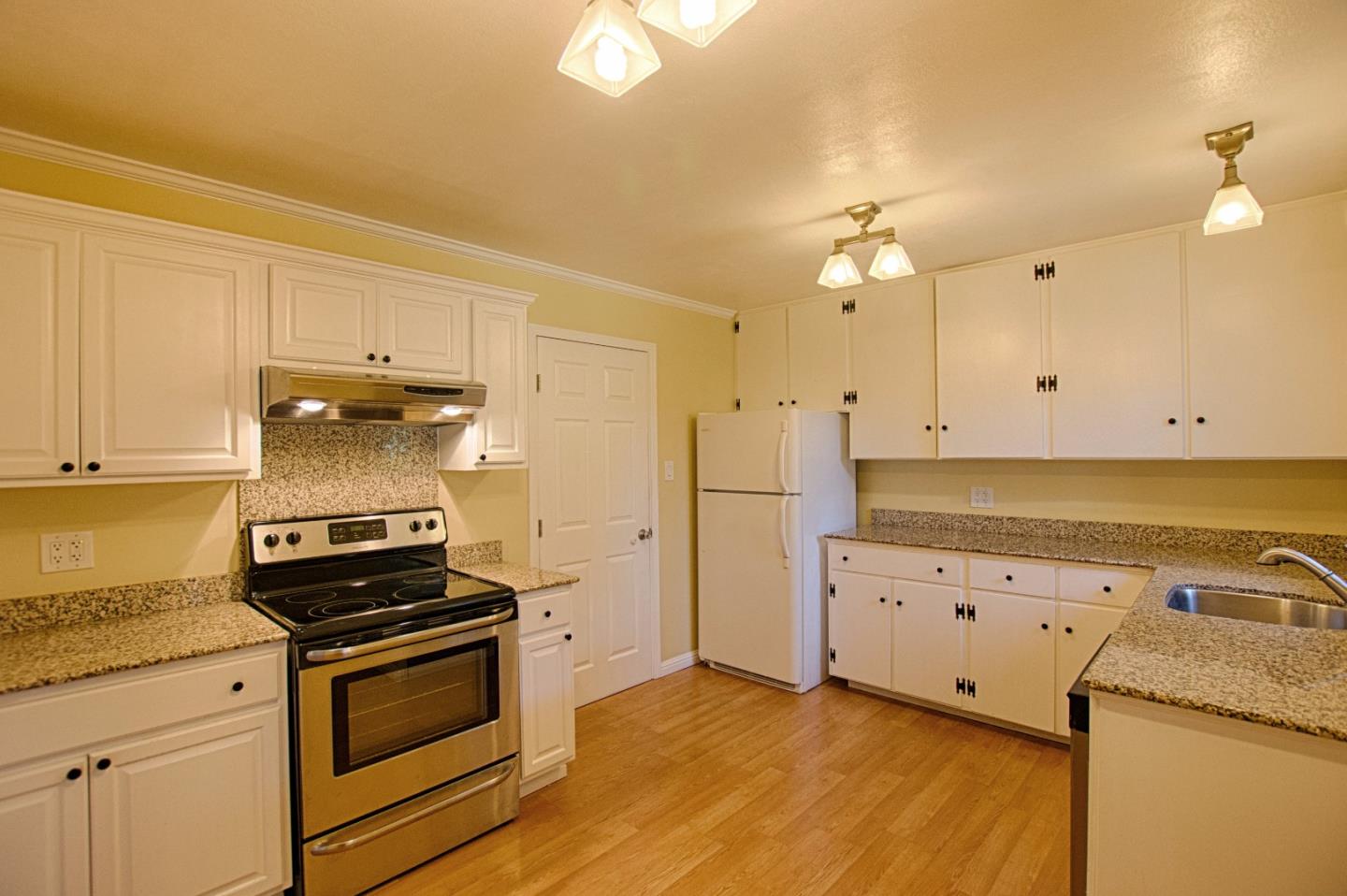 115 Arthur Road Watsonville, CA 95076 - Photo 5 of 19 Gallery Image 5