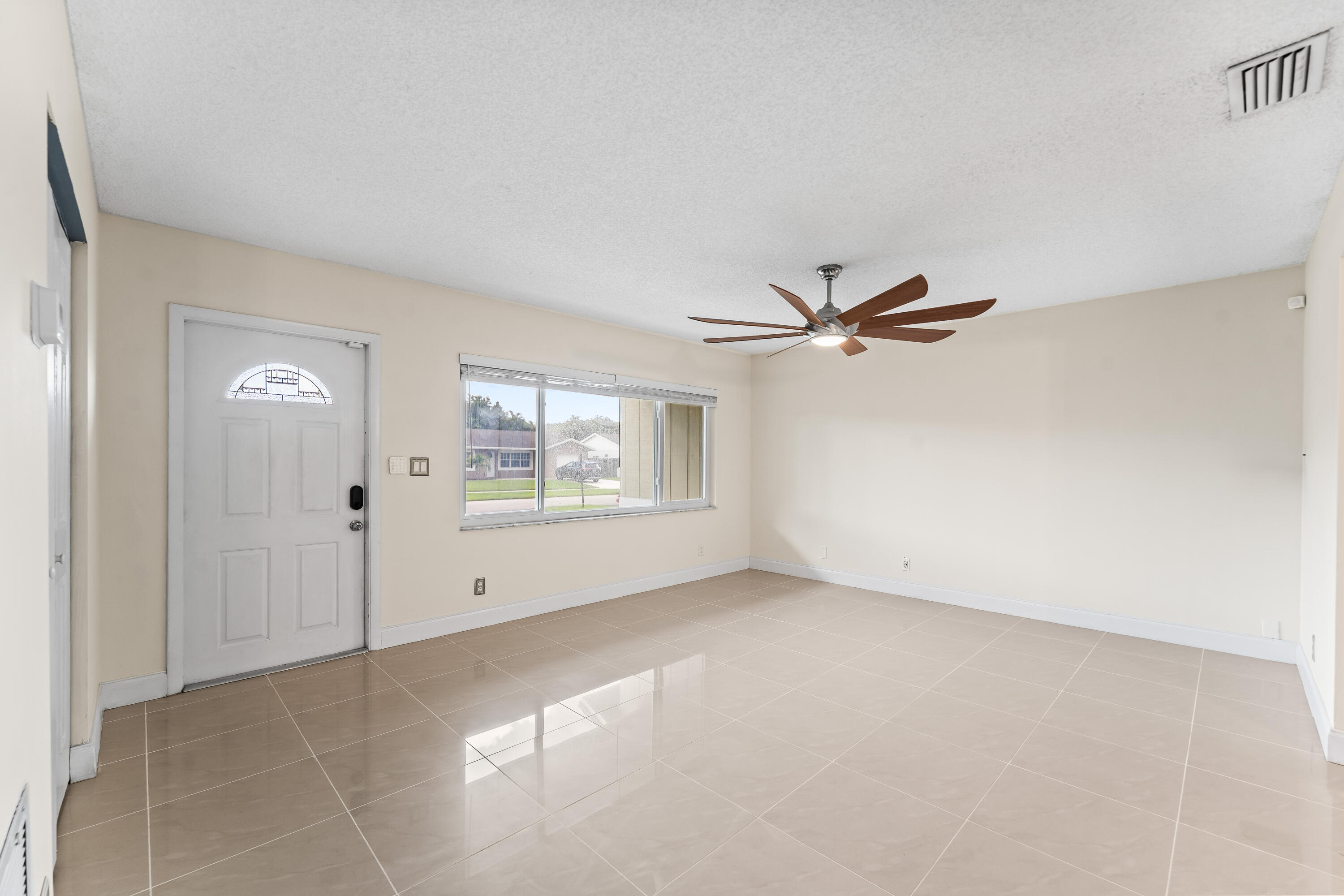 18443 Ruffian Way Boca Raton, FL 33496 - Photo 3 of 35 Living Room entry