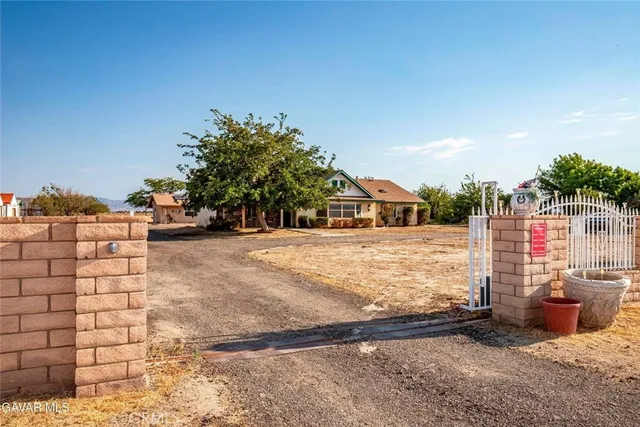 $899,900 | 4636 East Ave H, Lancaster, CA 93535