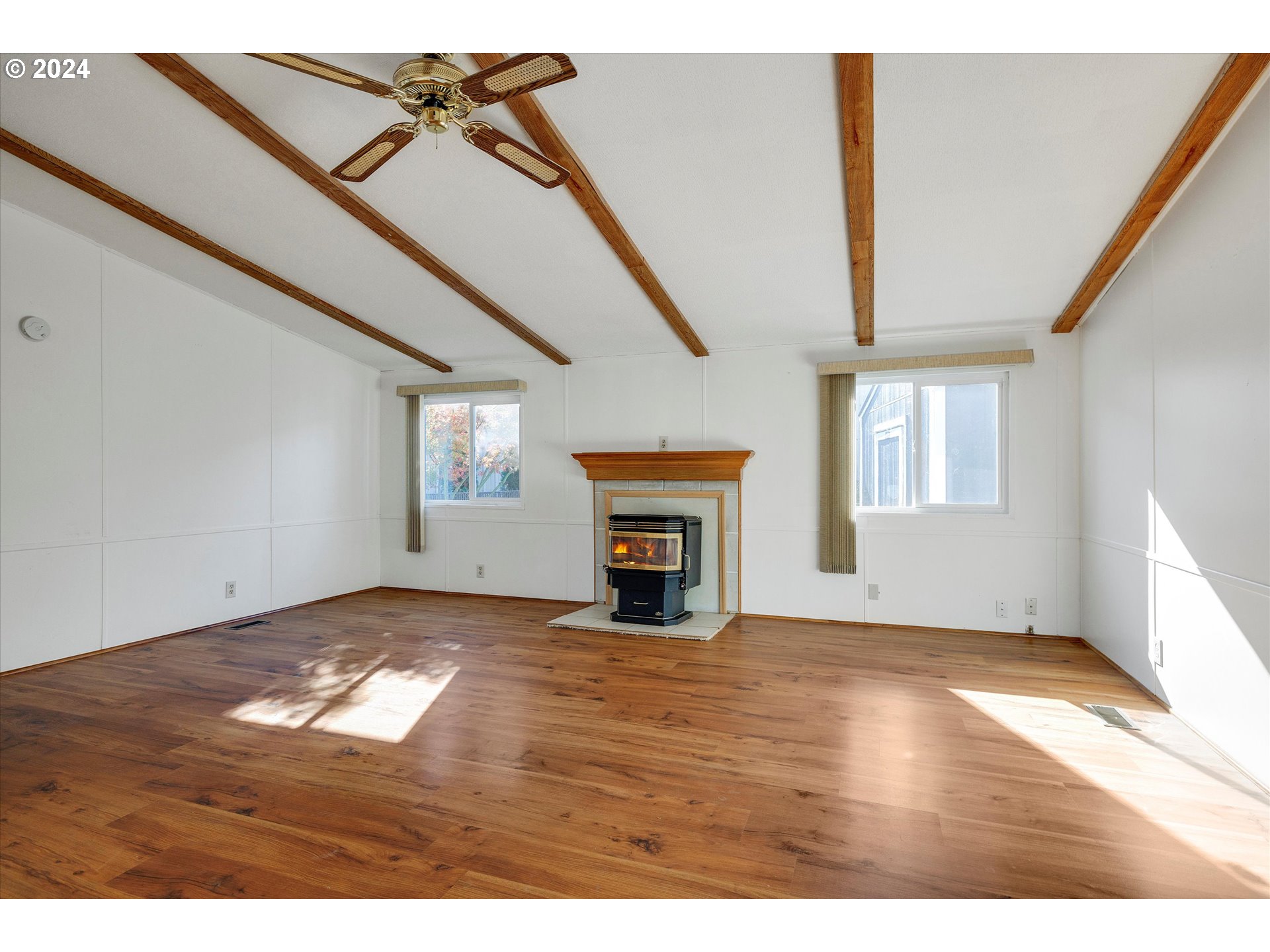 570 North 10th Avenue, Unit 10 Cornelius, OR 97113 - Photo 11 of 33