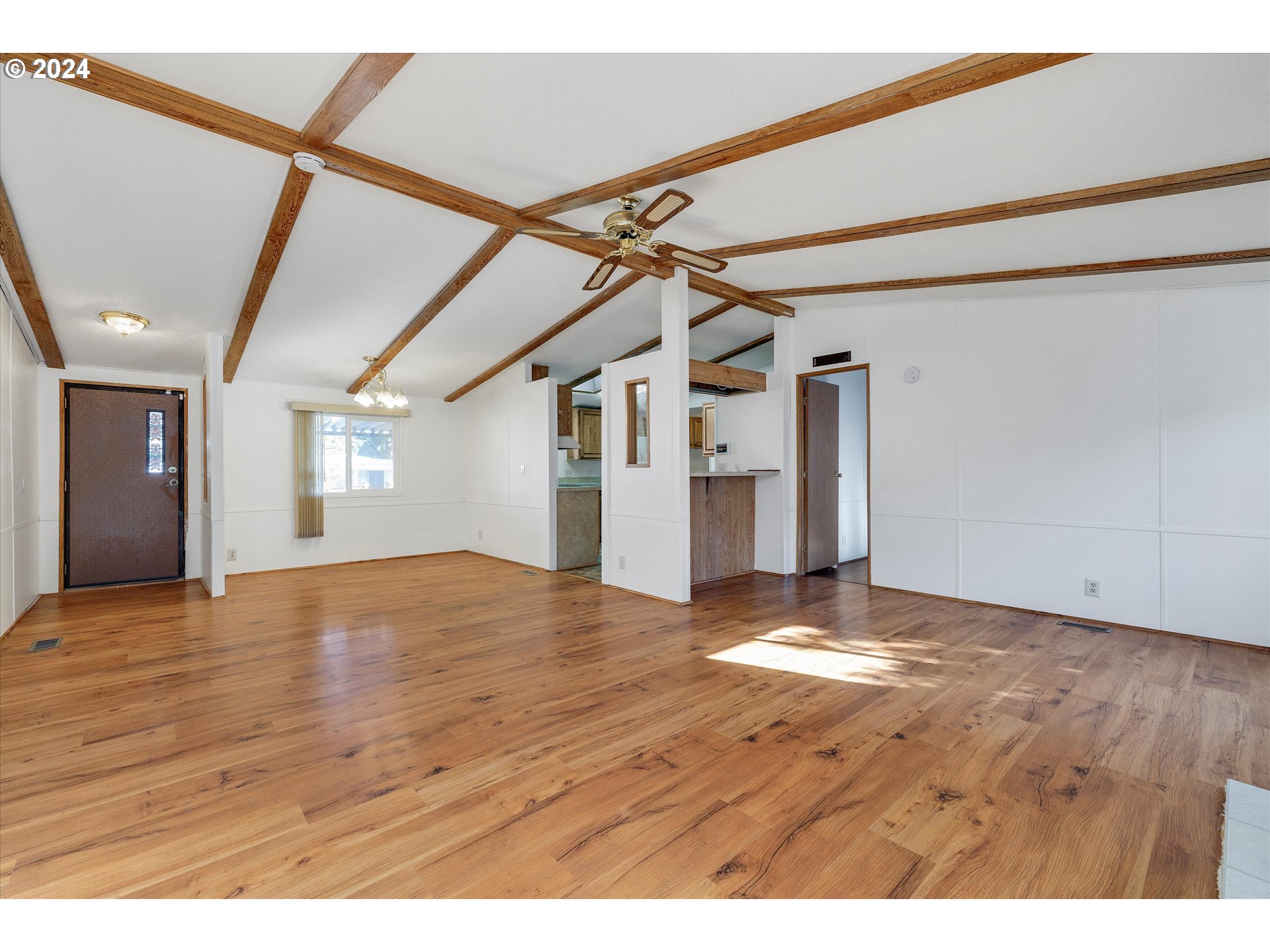 570 North 10th Avenue, Unit 10 Cornelius, OR 97113 - Photo 10 of 33