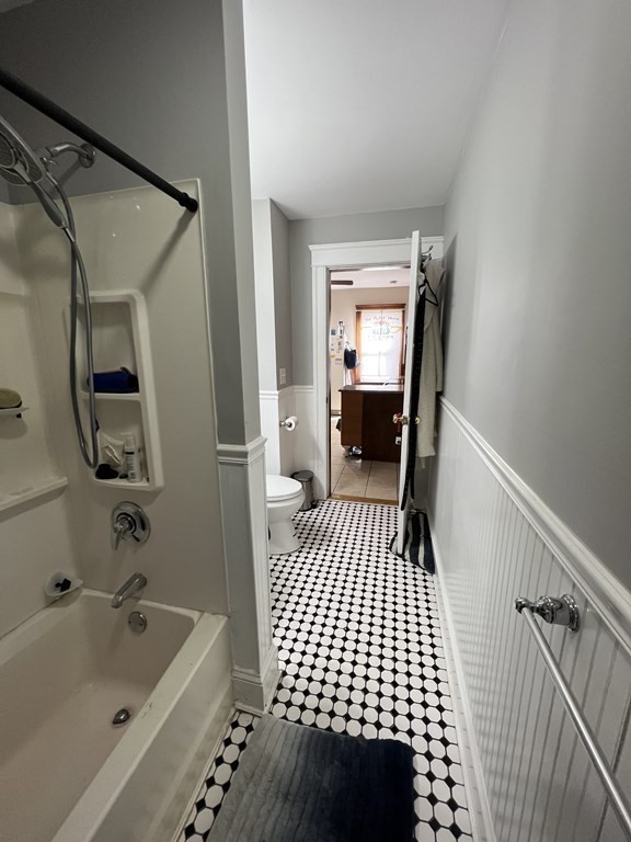 39 Woodford Street, Unit 2 Worcester, MA 01604 - Photo 13 of 20 a bathroom with a bathtub and a shower