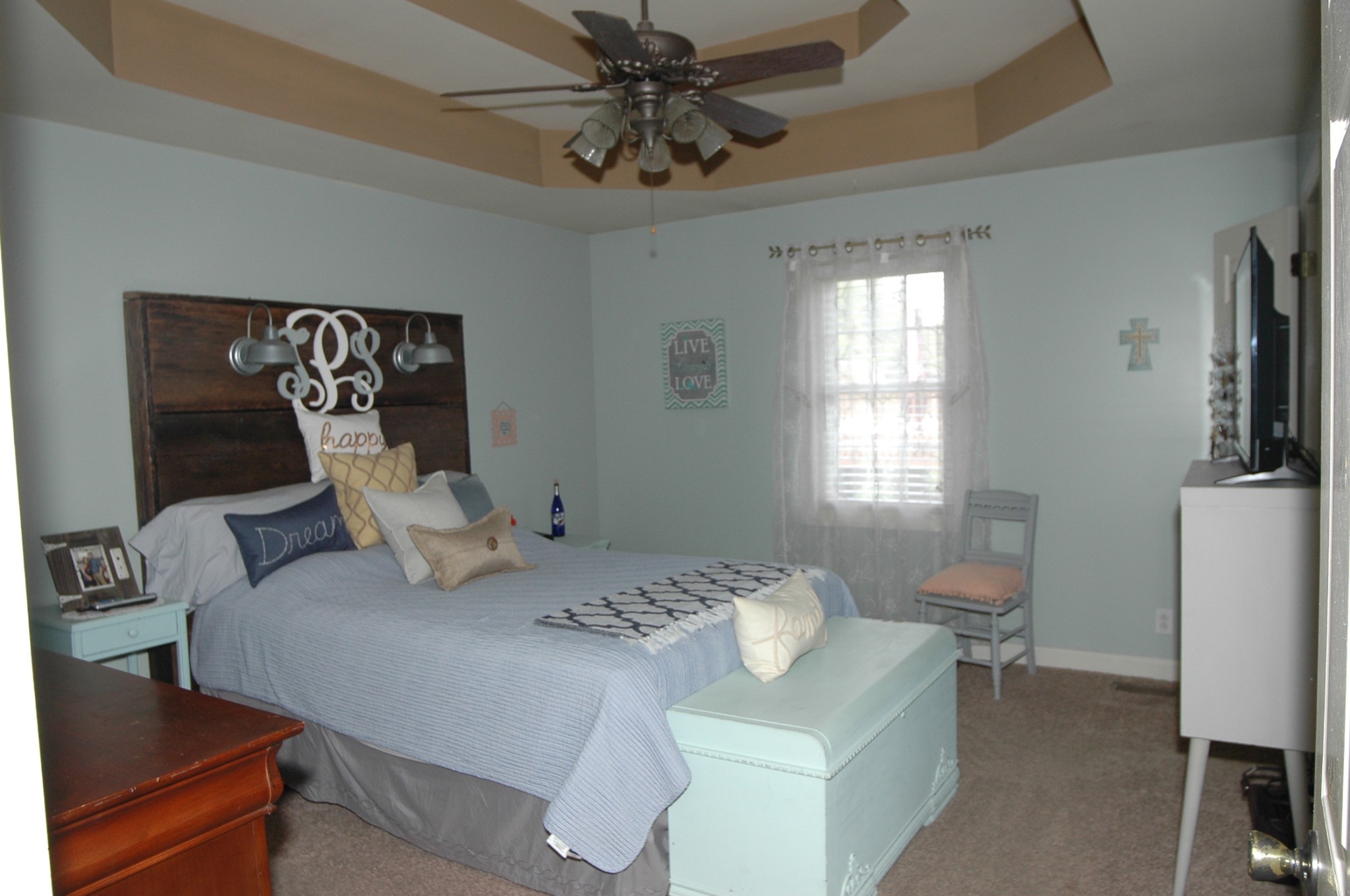 4607 Washington Road Greenbrier, TN 37073 - Photo 10 of 40 a bedroom with a bed and furniture