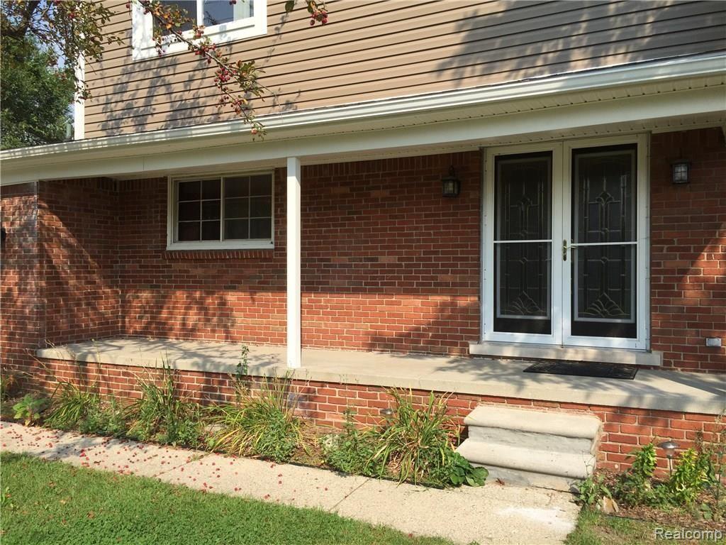54452 Mound Road Utica, MI 48316 - Photo 4 of 34 IMG_4452.JPG