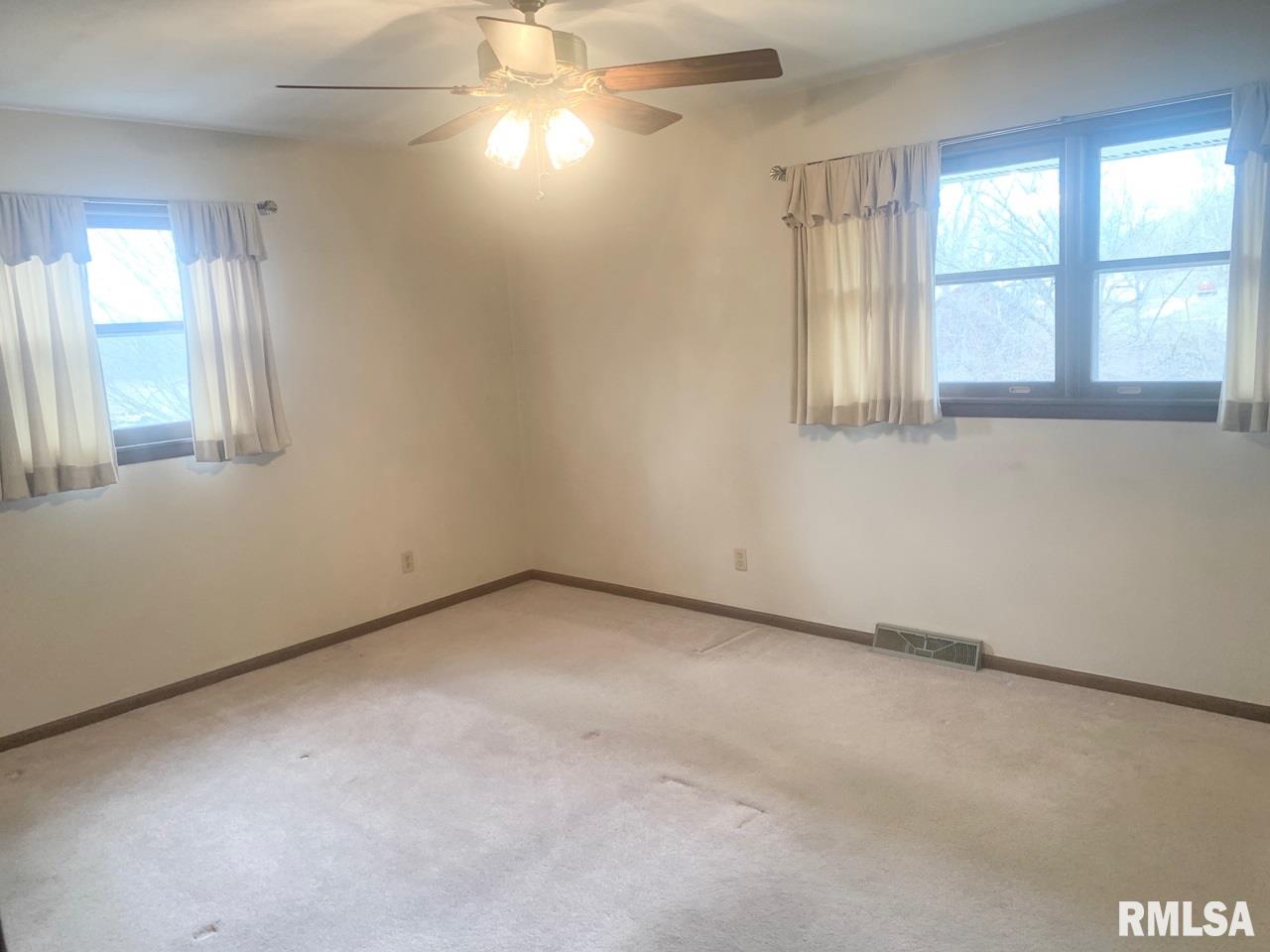 17241 River View Road Petersburg, IL 62675 - Photo 12 of 34 Gallery Image 12
