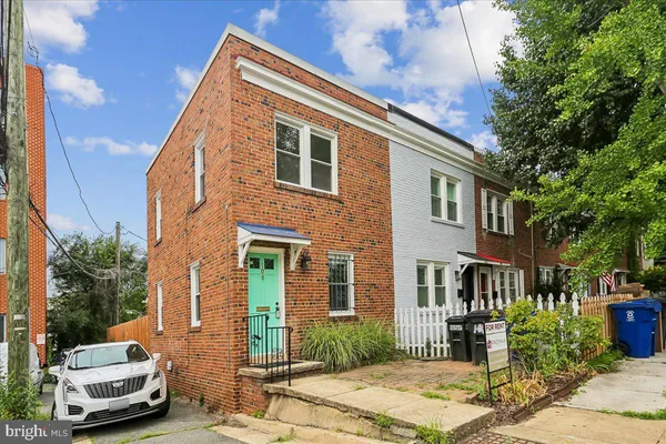 $2,700 | 108 Baggett Place, Alexandria, VA 22314