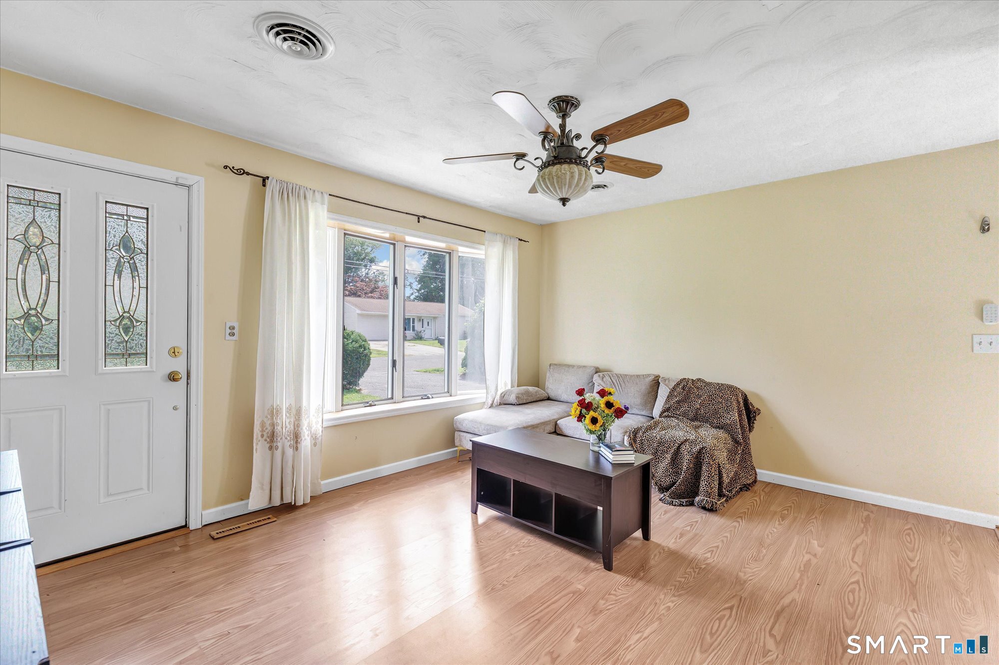 12 Crestwood Road Ansonia, CT 06401 - Photo 3 of 39 Gallery Image 3