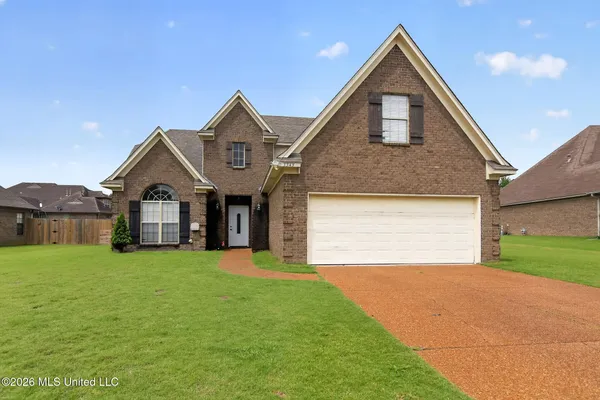 $325,000 | 3549 Carolyn Crossing North, Southaven, MS 38672