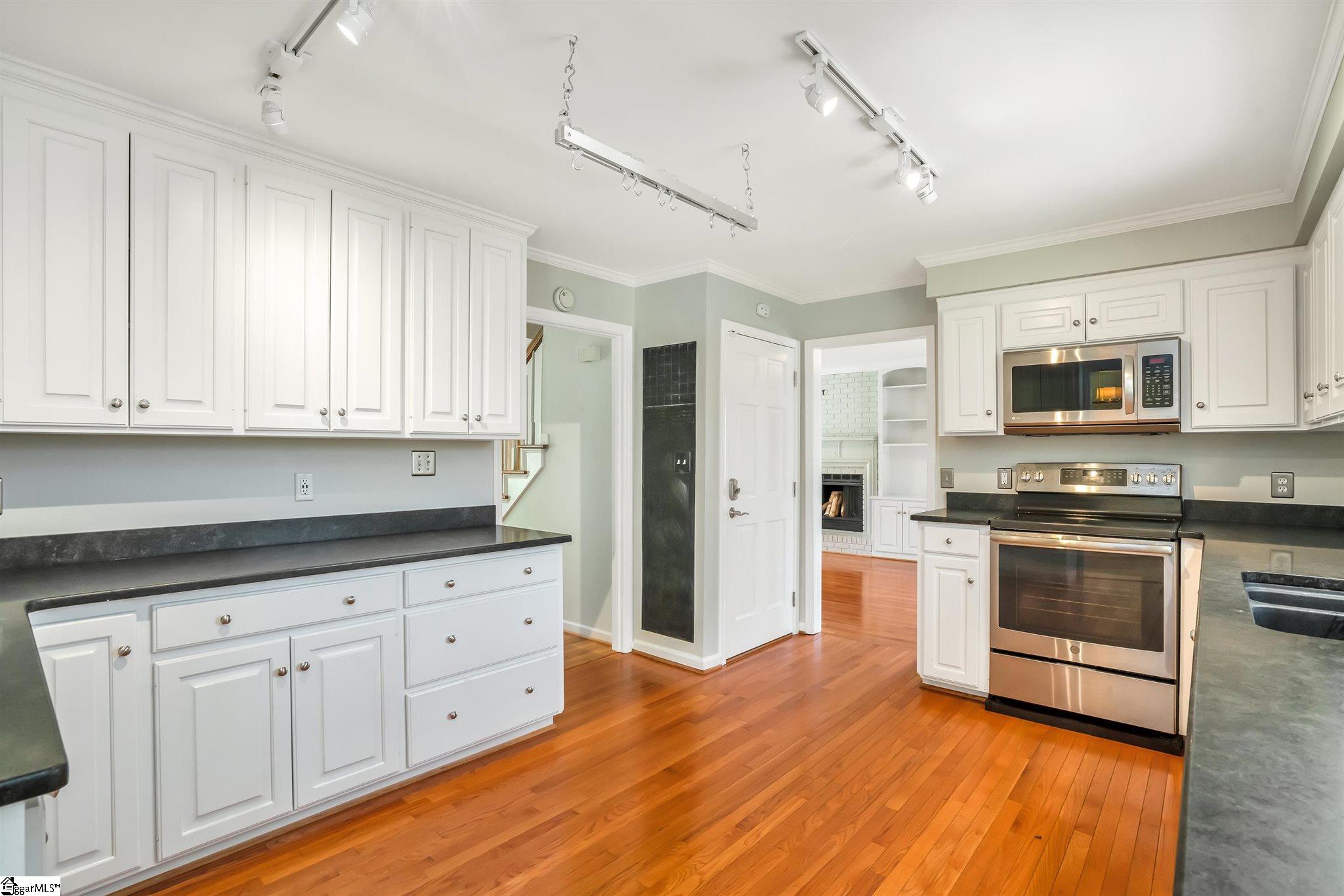 359 Round Ridge Road Spartanburg, SC 29302 - Photo 2 of 23 Gallery Image 2