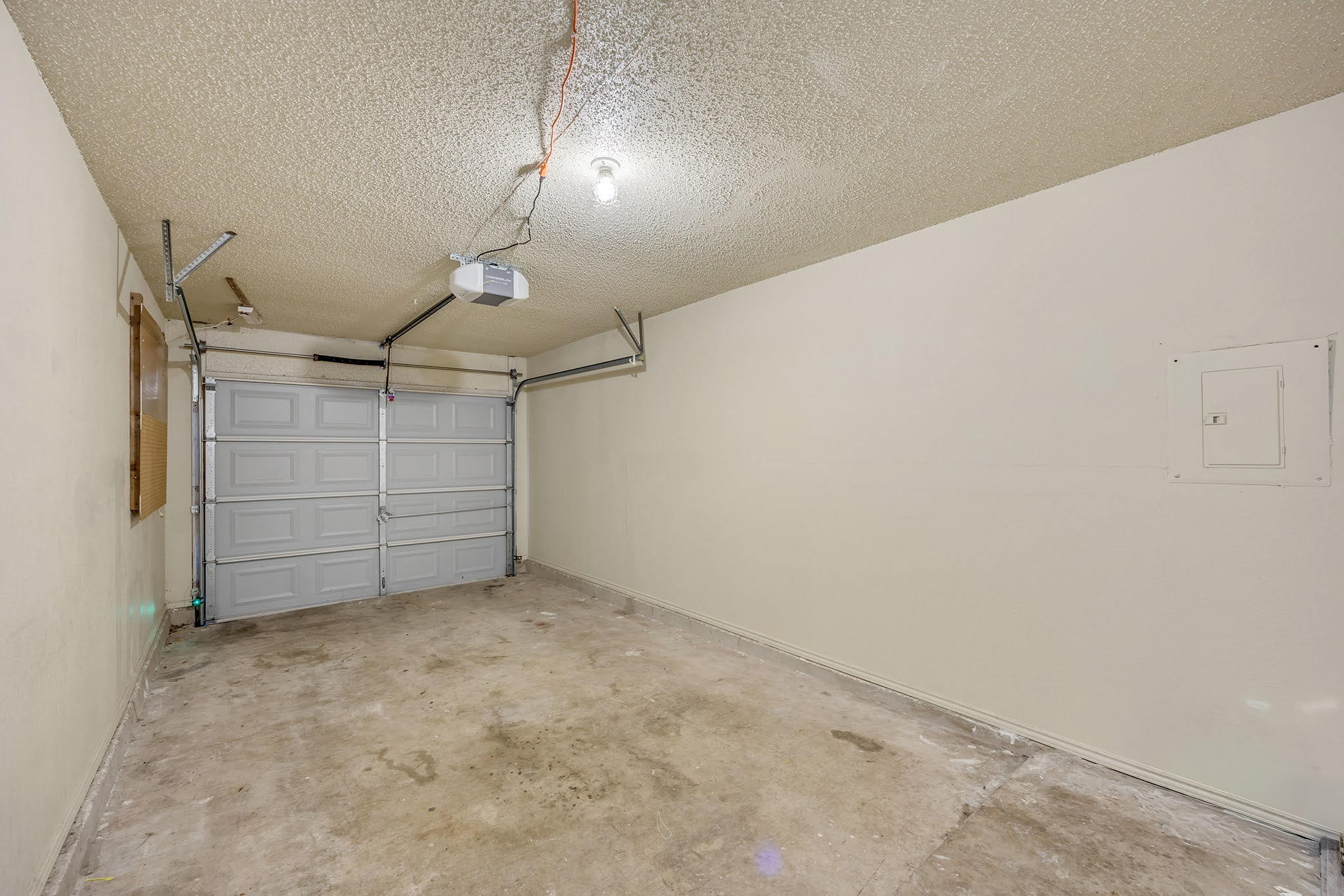 8102 Tuscarora Trail, Unit A Austin, TX 78729 - Photo 16 of 35 a view of room