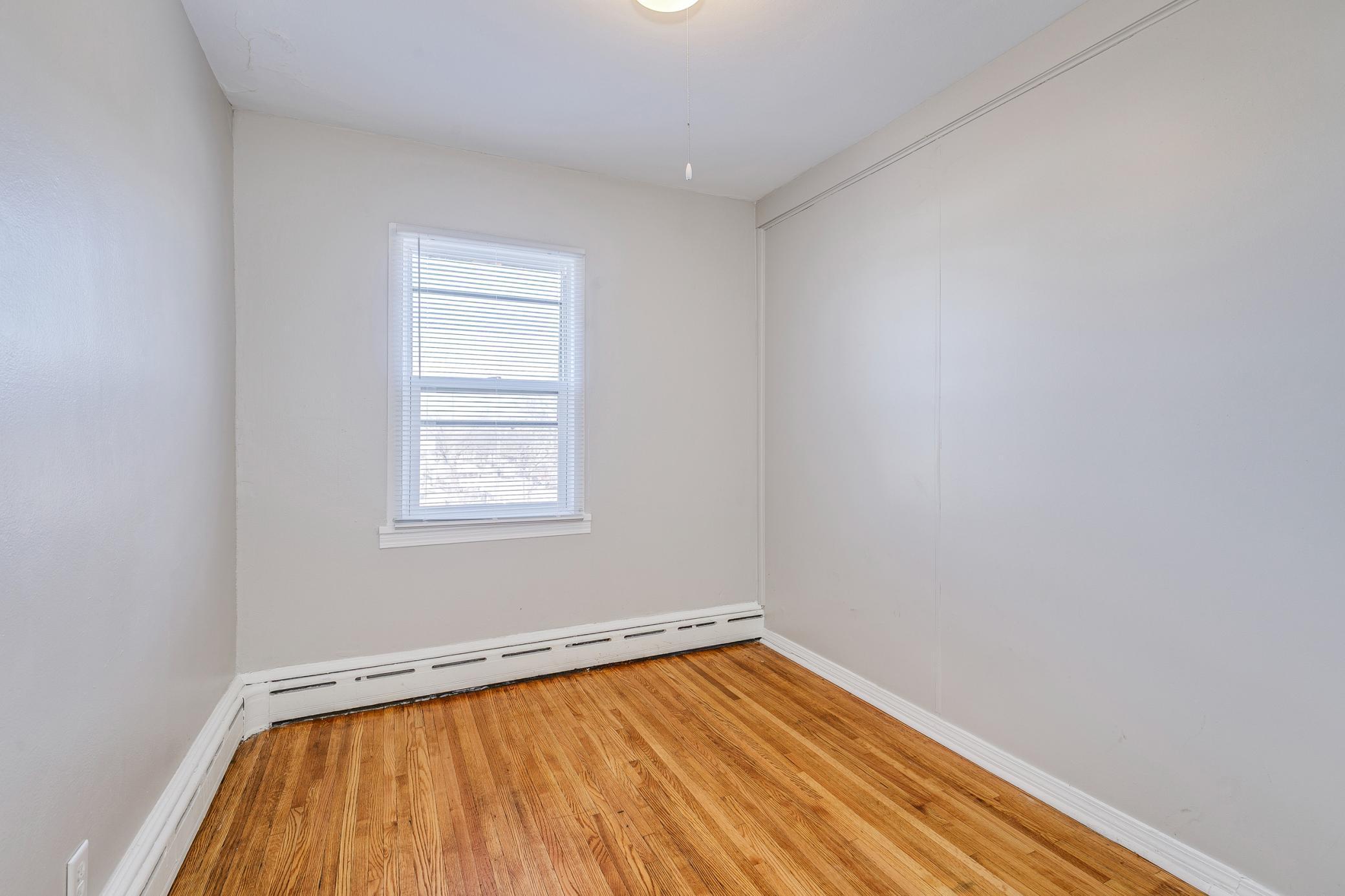 609 Dale Street North St. Paul, MN 55103 - Photo 11 of 44