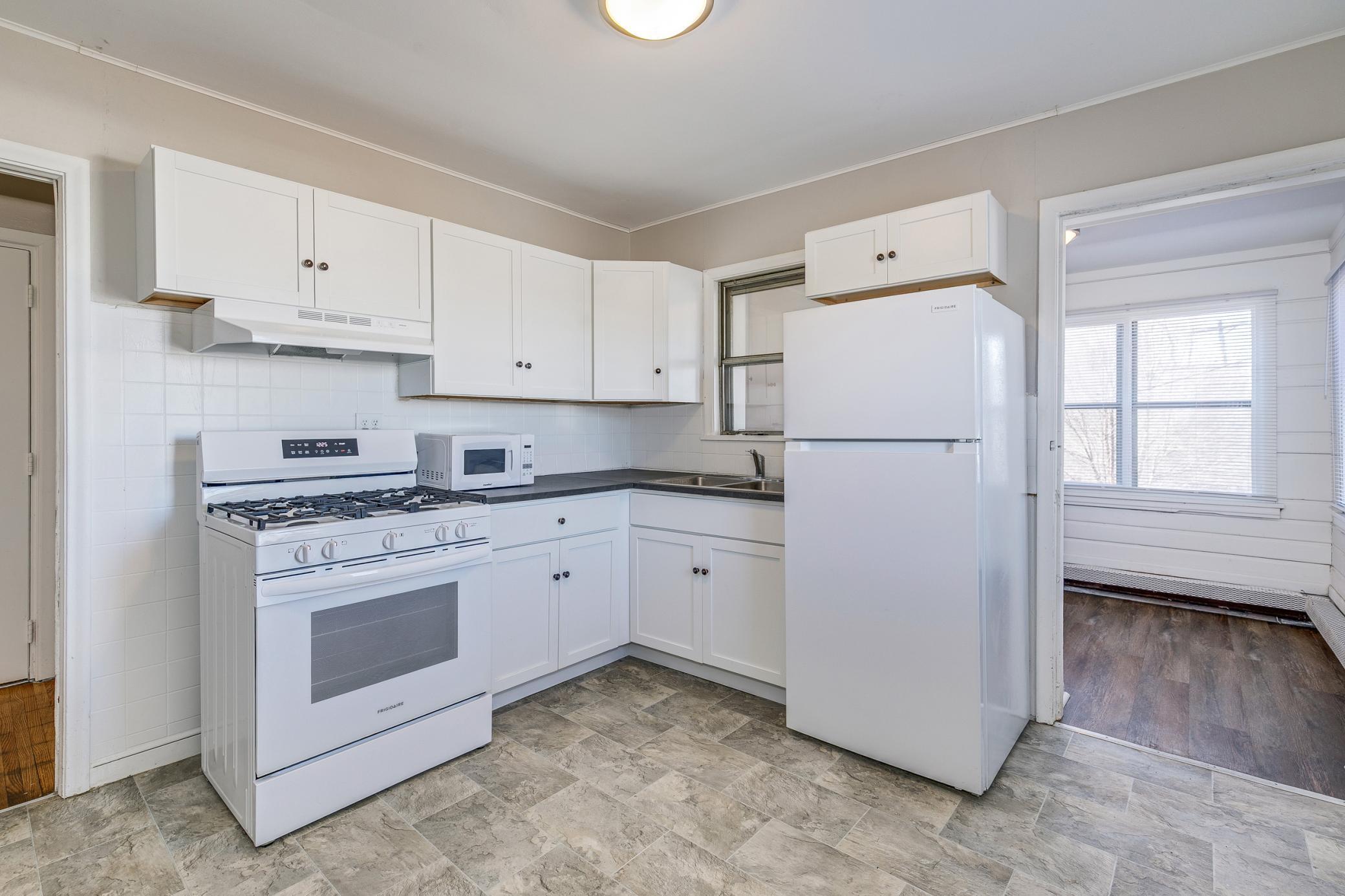 609 Dale Street North St. Paul, MN 55103 - Photo 12 of 44