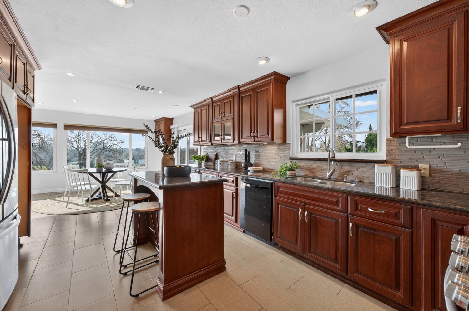 3006 Scenic Heights Way Carmichael, CA 95608 - Photo 17 of 76