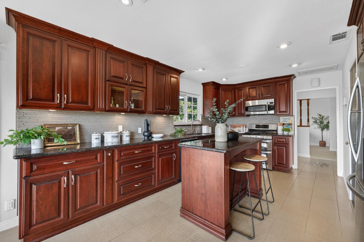 3006 Scenic Heights Way Carmichael, CA 95608 - Photo 18 of 76