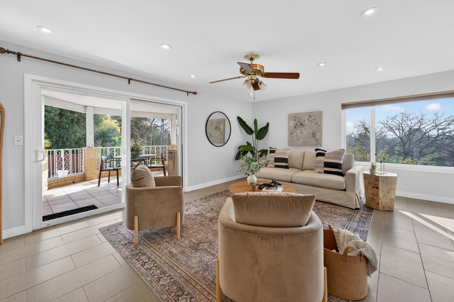 3006 Scenic Heights Way Carmichael, CA 95608 - Photo 26 of 76 Family room