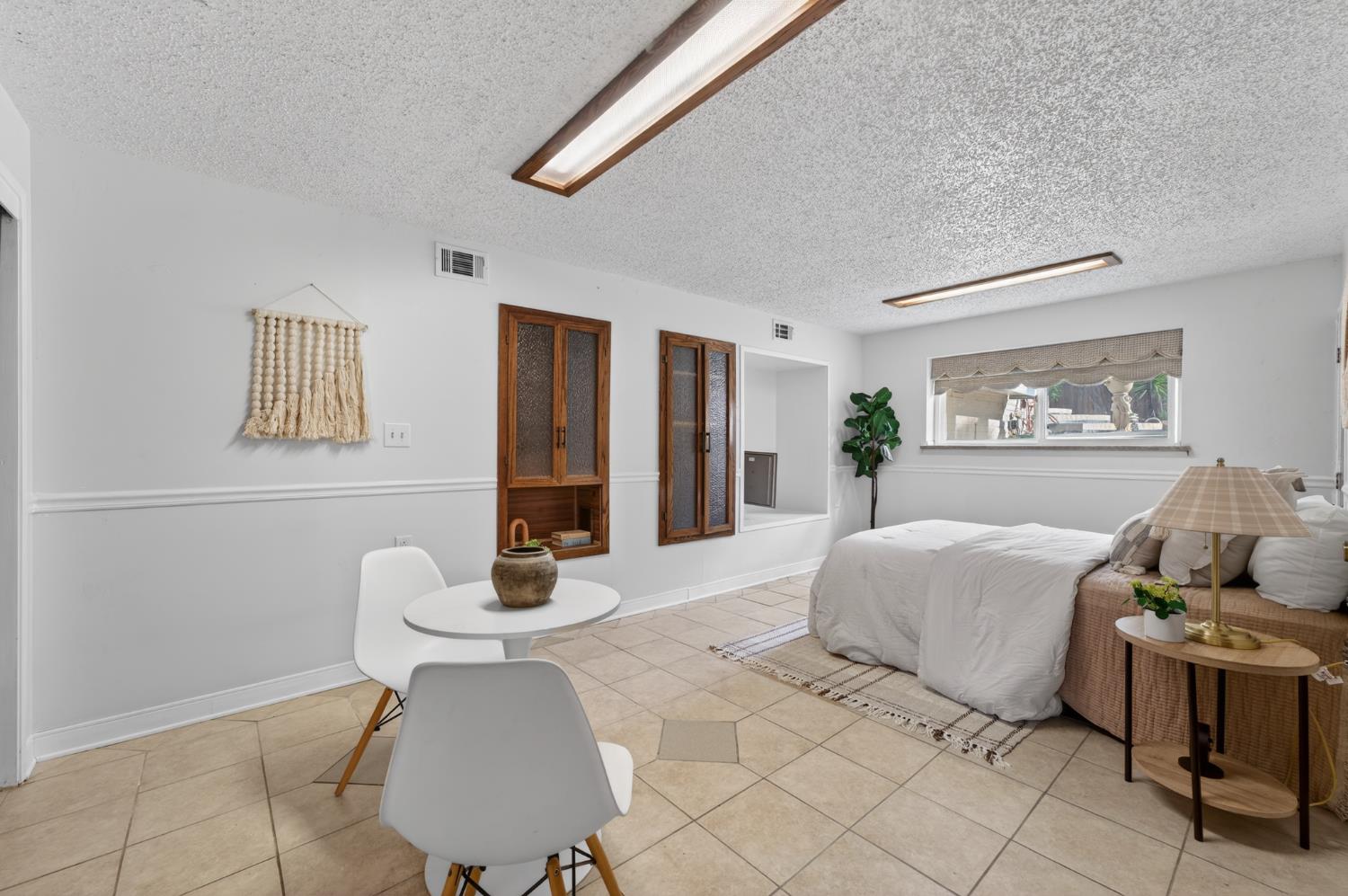 3006 Scenic Heights Way Carmichael, CA 95608 - Photo 41 of 76 Downstairs guest studio/suite