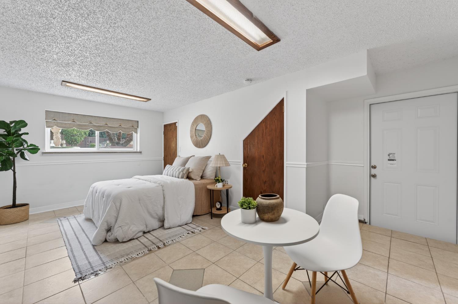 3006 Scenic Heights Way Carmichael, CA 95608 - Photo 42 of 76 Downstairs guest studio/suite