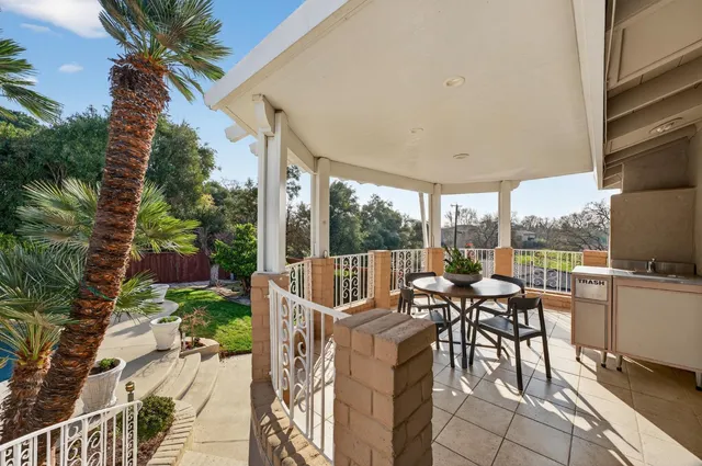 $950,000 | 3006 Scenic Heights Way, Carmichael, CA 95608