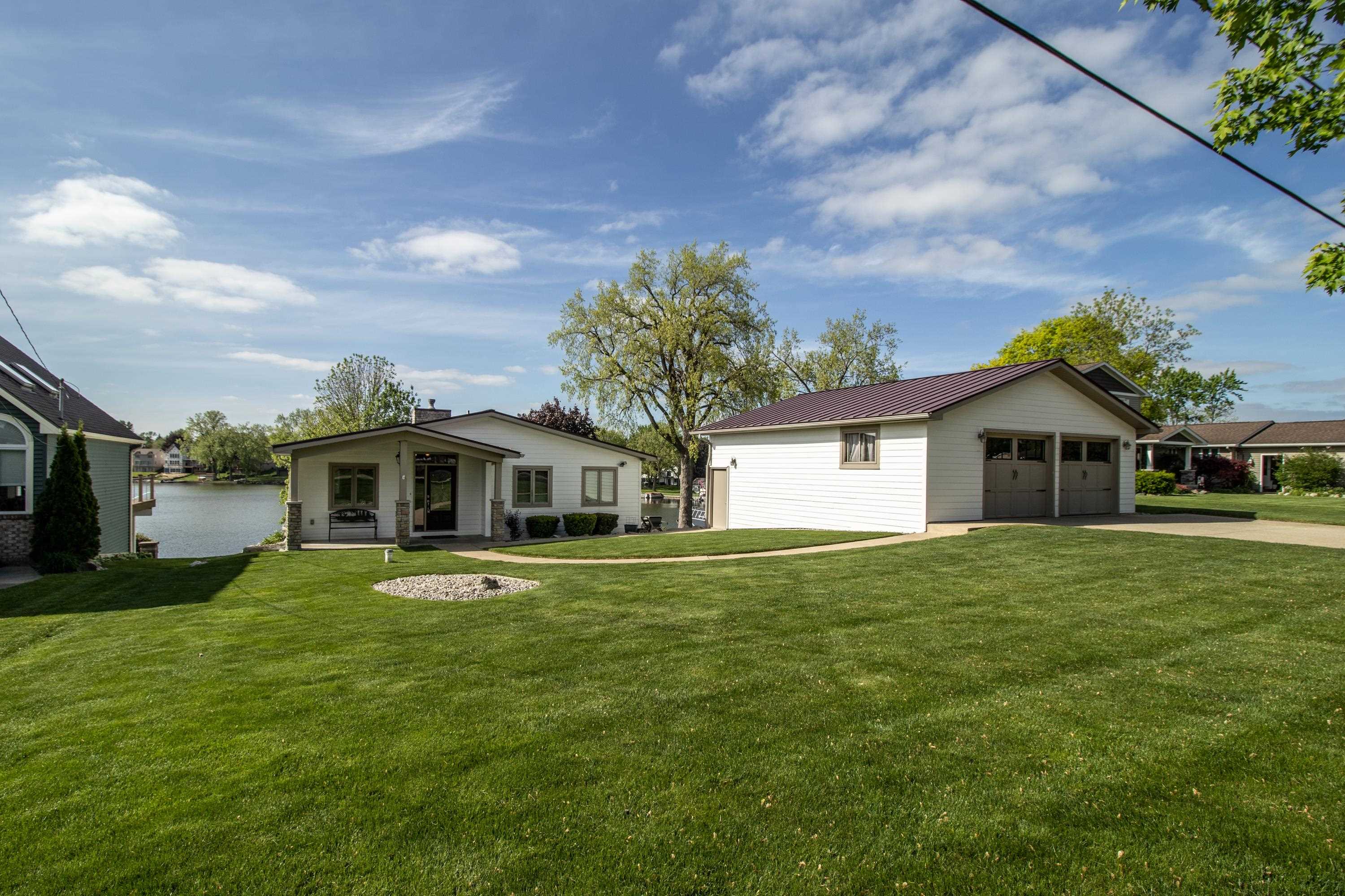 13496 South Horrell Road Fenton, MI 48430 - Photo 1 of 58 50175389-965625ba-0227-4a6b-a877-28f3183c5573.JPG
