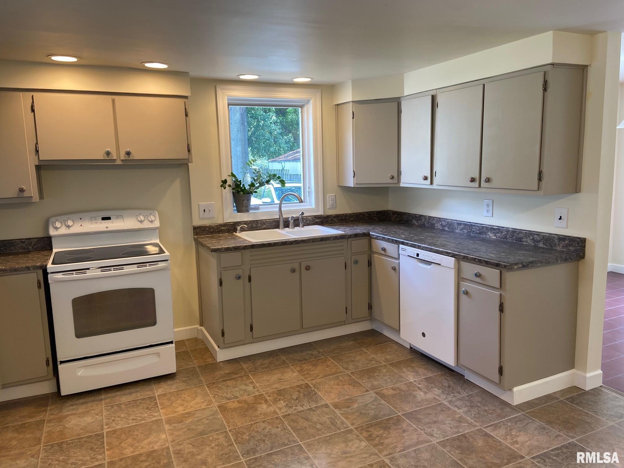418 South Walnut Street Springfield, IL 62704 - Photo 11 of 24