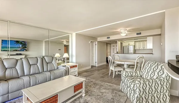 $9,500 | 6415 Midnight Pass Road, Unit 602, Sarasota, FL 34242